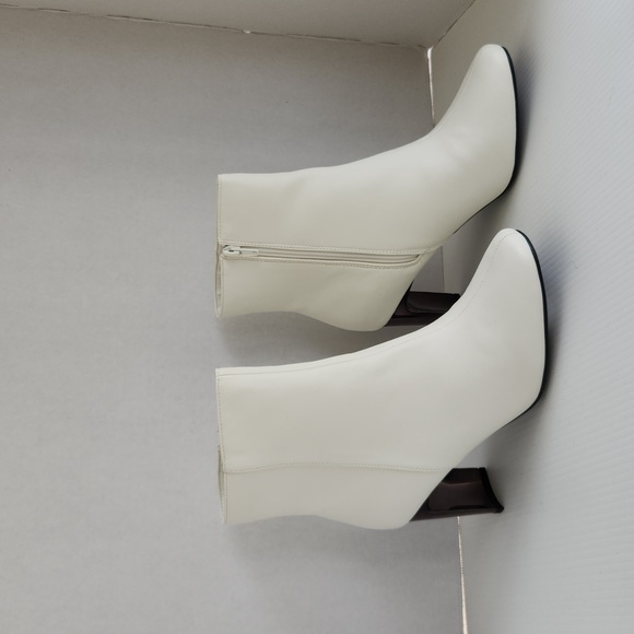 Rogue Boots, White, Ankle 8.5 - Picture 1 of 10